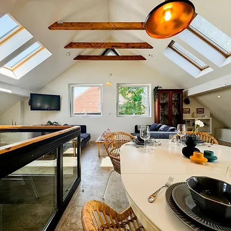 Modern 4bd, 2 Balcony, Family & Work Haven! Near Park & Bus Stop * Wroclaw