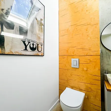 Modern 4bd, 2 Balcony, Family & Work Haven! Near Park & Bus Stop Apartment *