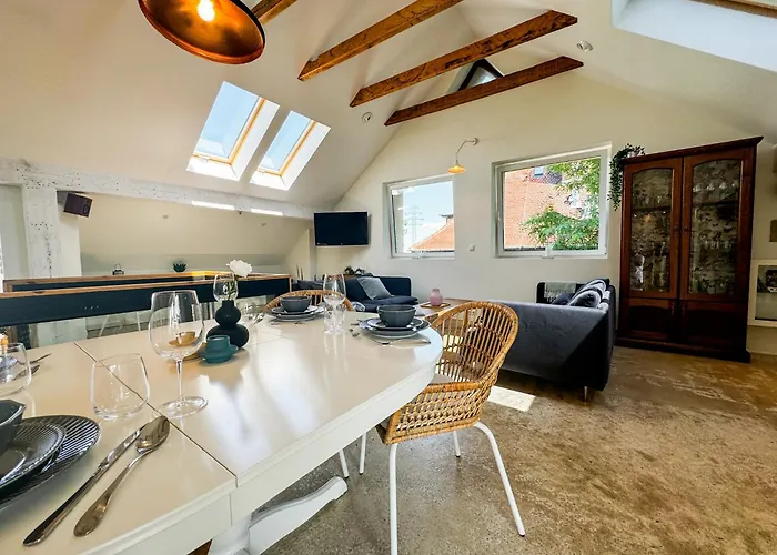 Modern 4bd, 2 Balcony, Family & Work Haven! Near Park & Bus Stop *