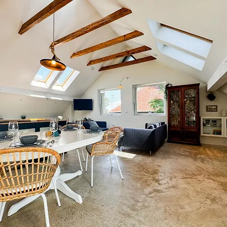 Modern 4bd, 2 Balcony, Family & Work Haven! Near Park & Bus Stop *