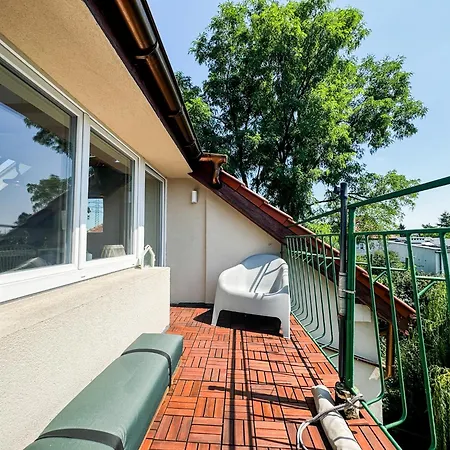 Modern 4bd, 2 Balcony, Family & Work Haven! Near Park & Bus Stop