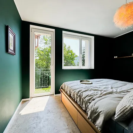 Apartmán Modern 4bd, 2 Balcony, Family & Work Haven! Near Park & Bus Stop Vratislav