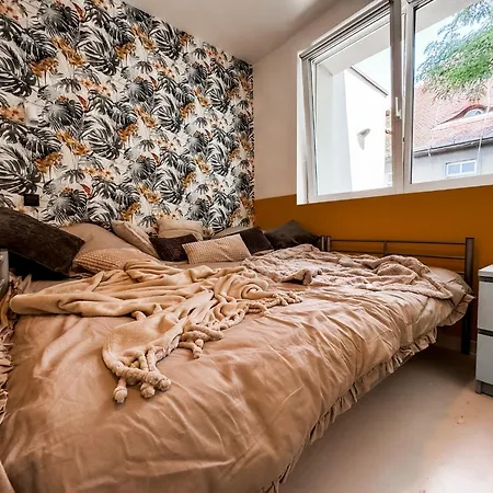 Modern 4bd, 2 Balcony, Family & Work Haven! Near Park & Bus Stop * 브로츠와프