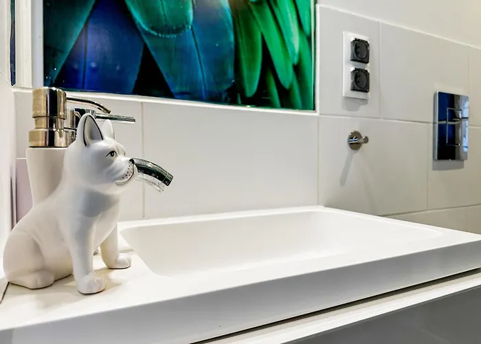 Modern 4bd, 2 Balcony, Family & Work Haven! Near Park & Bus Stop * Wroclaw