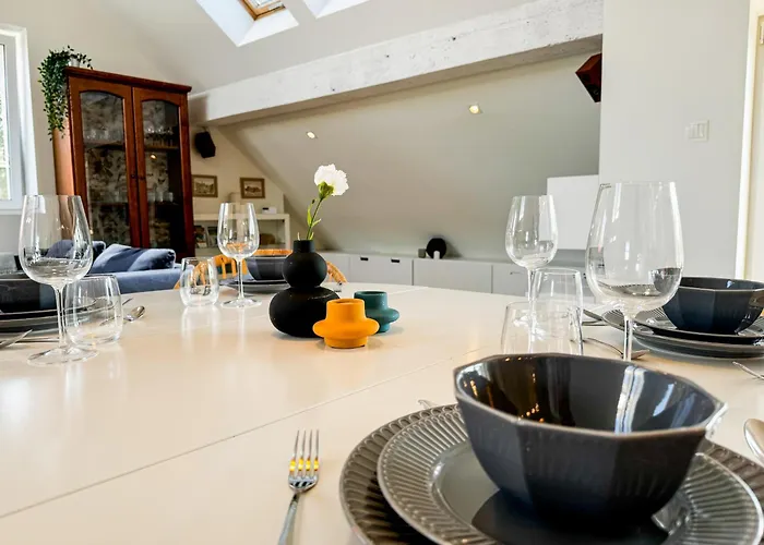 Modern 4bd, 2 Balcony, Family & Work Haven! Near Park & Bus Stop Apartment Wroclaw