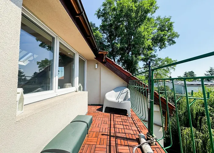 Modern 4bd, 2 Balcony, Family & Work Haven! Near Park & Bus Stop