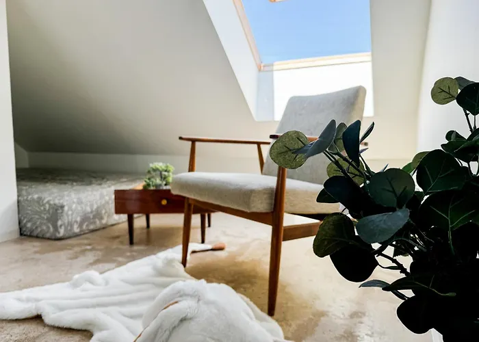 Modern 4bd, 2 Balcony, Family & Work Haven! Near Park & Bus Stop Apartment Wroclaw